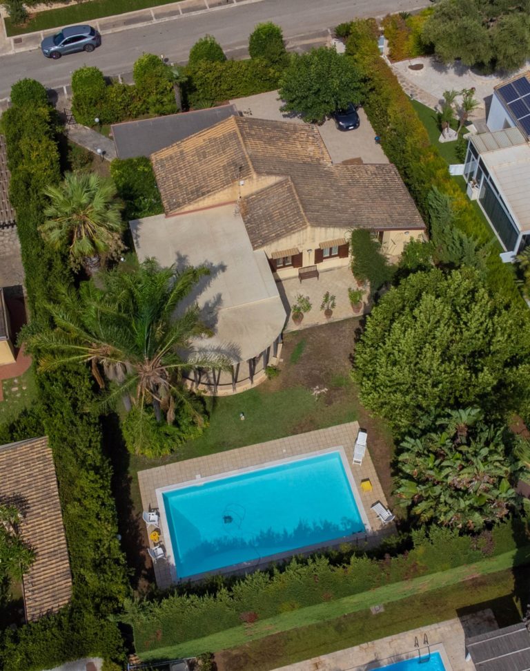 VILLA INDIPENDENTE CON PISCINA, PLAYA GRANDE