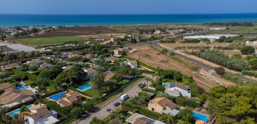 VILLA INDIPENDENTE CON PISCINA, PLAYA GRANDE