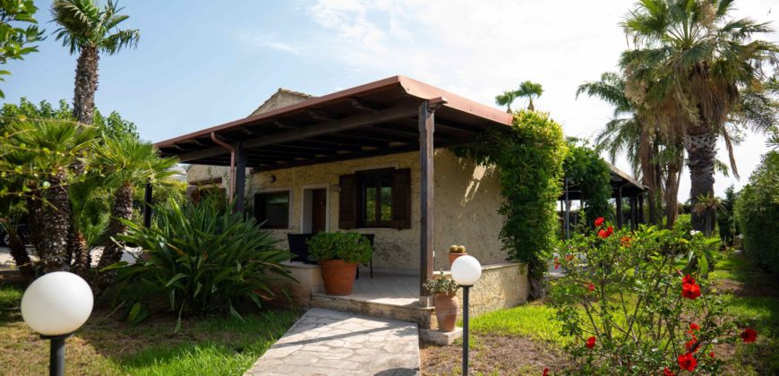 VILLA INDIPENDENTE CON PISCINA, PLAYA GRANDE
