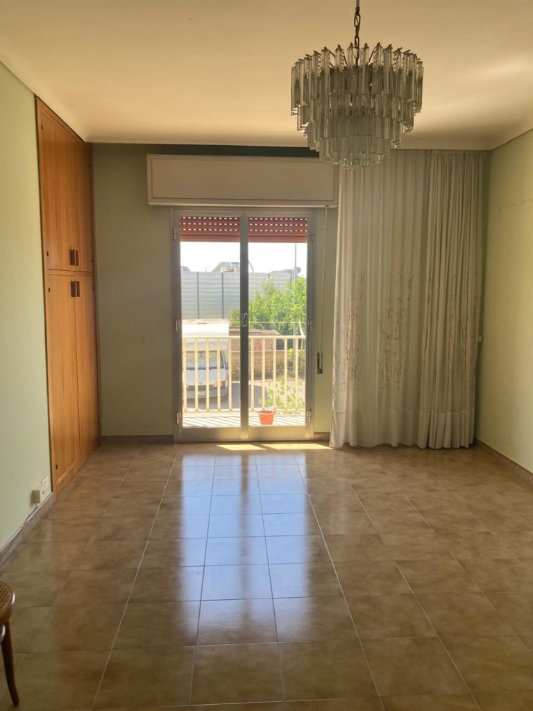 Appartamento primo piano, via Galaria. Ragusa