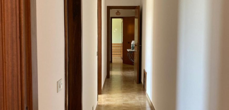 Appartamento primo piano, via Galaria. Ragusa