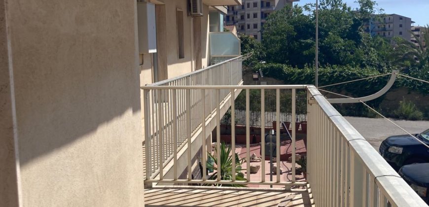 Appartamento primo piano, via Galaria. Ragusa